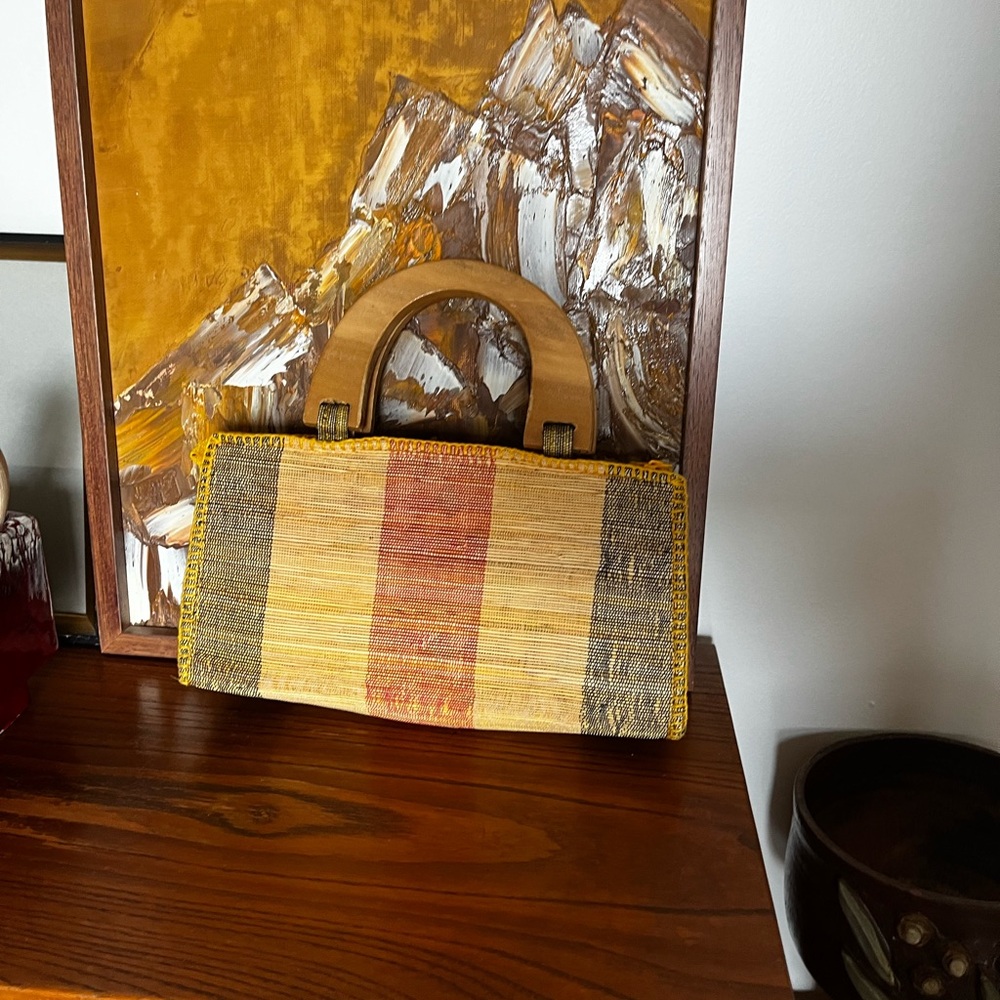 Woven purse with wood handles